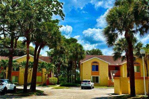 Condo in Coral Springs, Florida, 2 bedrooms  № 2263056 - photo 5