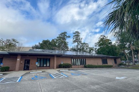 Immobilier commercial à louer à Gainesville, Floride № 2128584 - photo 2