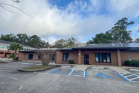 Immobilier commercial à louer à Gainesville, Floride № 2128584 - photo 3