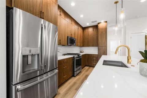 Adosado en venta en Saint Petersburg, Florida, 3 dormitorios, 183.57 m2 № 1555100 - foto 14