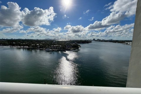 Condominio en venta en Miami Beach, Florida, 1 dormitorio, 84.54 m2 № 1739683 - foto 2