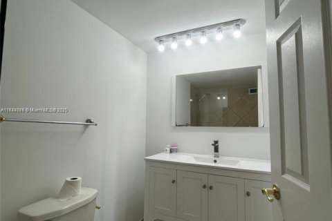 Condominio en venta en Miami Beach, Florida, 1 dormitorio, 84.54 m2 № 1739683 - foto 12
