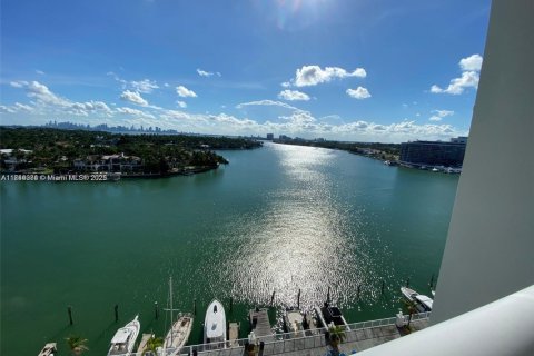 Condominio en venta en Miami Beach, Florida, 1 dormitorio, 84.54 m2 № 1739683 - foto 1