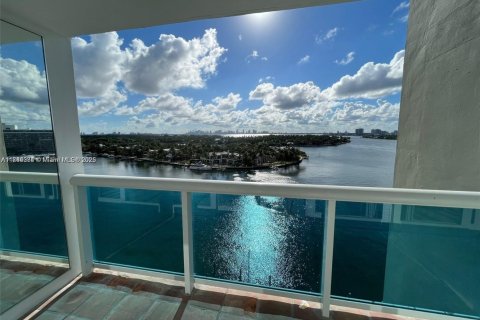 Condominio en venta en Miami Beach, Florida, 1 dormitorio, 84.54 m2 № 1739683 - foto 5