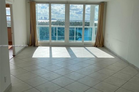 Condominio en venta en Miami Beach, Florida, 1 dormitorio, 84.54 m2 № 1739683 - foto 4