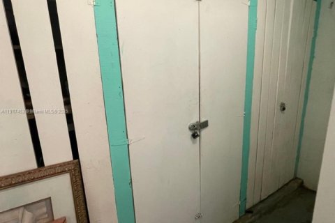 Купить кондоминиум в Майами-Бич, Флорида 34.84м2, № 2082583 - фото 12