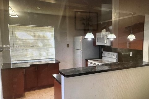 Снять в аренду виллу или дом в Майами, Флорида 2 спальни, 104.14м2, № 2023224 - фото 3