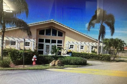 Дом в Майами, Флорида 2 спальни, 104.14м2 № 2023224