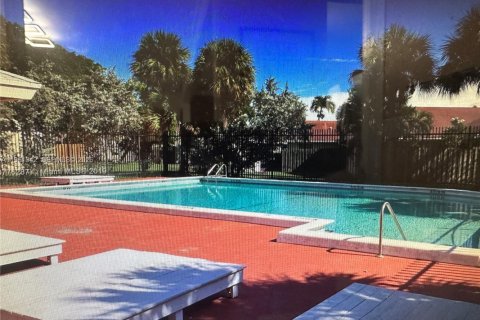 Снять в аренду виллу или дом в Майами, Флорида 2 спальни, 104.14м2, № 2023224 - фото 5