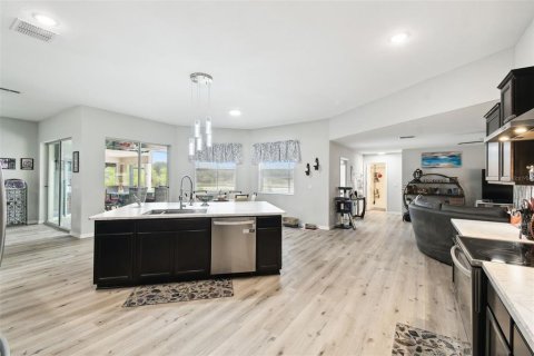 House in Hudson, Florida 4 bedrooms, 266.82 sq.m. № 1720138 - photo 18