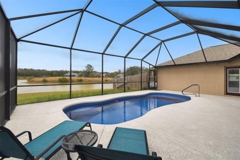 House in Hudson, Florida 4 bedrooms, 266.82 sq.m. № 1720138 - photo 1