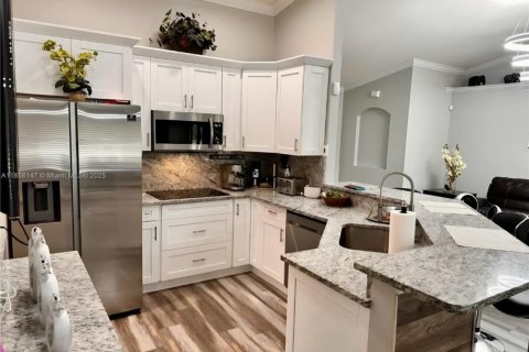 House in Lehigh Acres, Florida 3 bedrooms, 153.57 sq.m. № 1882519 - photo 4