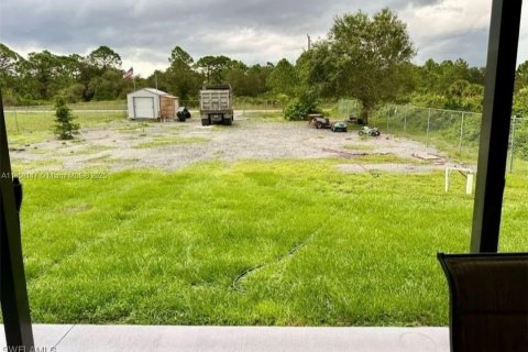 House in Lehigh Acres, Florida 3 bedrooms, 153.57 sq.m. № 1882519 - photo 17