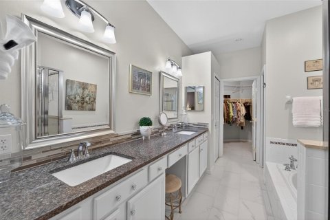 Villa ou maison à vendre à Apollo Beach, Floride: 3 chambres, 182.09 m2 № 2096304 - photo 24