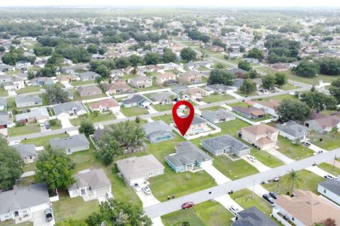 Villa ou maison à vendre à Poinciana, Floride: 4 chambres, 164.99 m2 № 2147925 - photo 4
