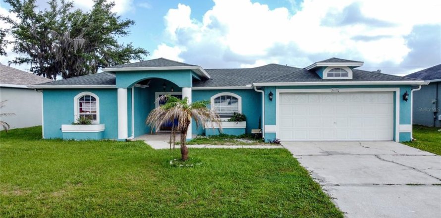 Villa ou maison à Poinciana, Floride 4 chambres, 164.99 m2 № 2147925
