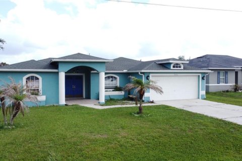 Villa ou maison à vendre à Poinciana, Floride: 4 chambres, 164.99 m2 № 2147925 - photo 2