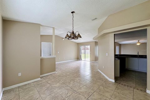 Villa ou maison à vendre à Poinciana, Floride: 4 chambres, 164.99 m2 № 2147925 - photo 23