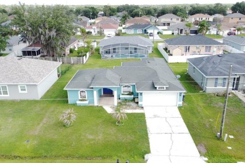 Villa ou maison à vendre à Poinciana, Floride: 4 chambres, 164.99 m2 № 2147925 - photo 3