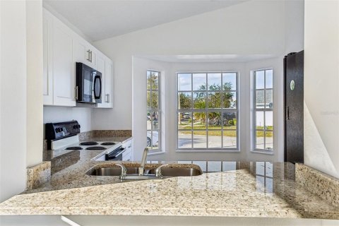 House in Orlando, Florida 3 bedrooms, 112.97 sq.m. № 1560200 - photo 6