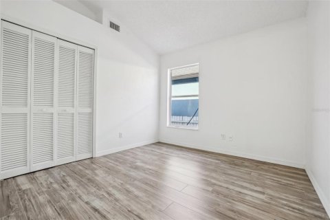 House in Orlando, Florida 3 bedrooms, 112.97 sq.m. № 1560200 - photo 10