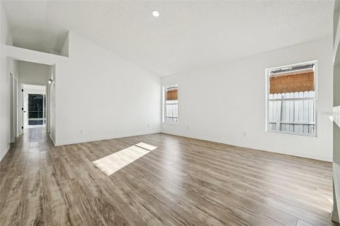 House in Orlando, Florida 3 bedrooms, 112.97 sq.m. № 1560200 - photo 5