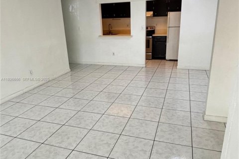 Copropriété à louer à Doral, Floride: 2 chambres, 98.48 m2 № 1986554 - photo 3