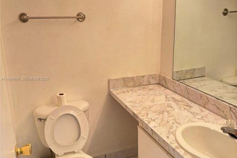 Copropriété à louer à Doral, Floride: 2 chambres, 98.48 m2 № 1986554 - photo 6