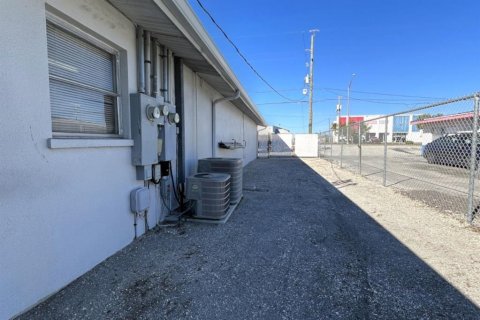 Commercial property in Port Charlotte, Florida 319.58 sq.m. № 1430566 - photo 18
