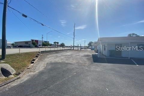 Commercial property in Port Charlotte, Florida 319.58 sq.m. № 1430566 - photo 6