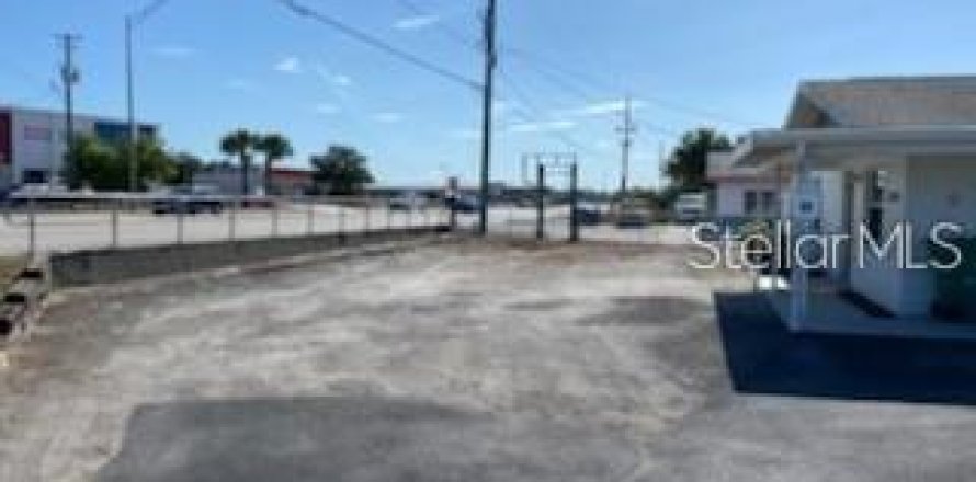 Commercial property in Port Charlotte, Florida 319.58 sq.m. № 1430566