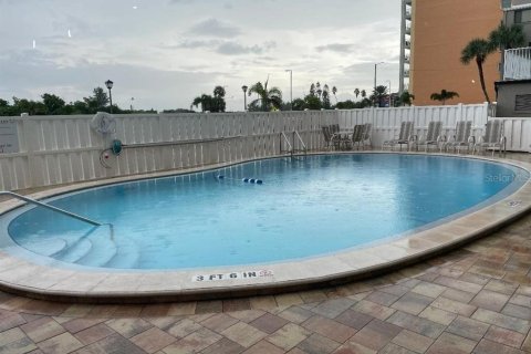 Condominio en venta en Indian Shores, Florida, 1 dormitorio, 69.68 m2 № 2423812 - foto 18