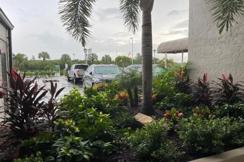 Condominio en venta en Indian Shores, Florida, 1 dormitorio, 69.68 m2 № 2423812 - foto 2