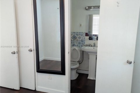 Copropriété à louer à Miami Beach, Floride: 1 chambre, 53.42 m2 № 2428238 - photo 7