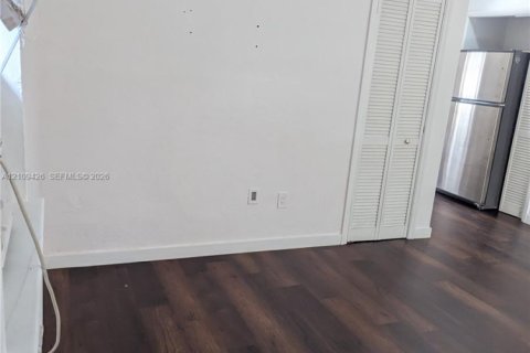 Copropriété à louer à Miami Beach, Floride: 1 chambre, 53.42 m2 № 2428238 - photo 15