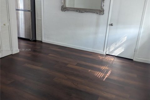 Copropriété à louer à Miami Beach, Floride: 1 chambre, 53.42 m2 № 2428238 - photo 12