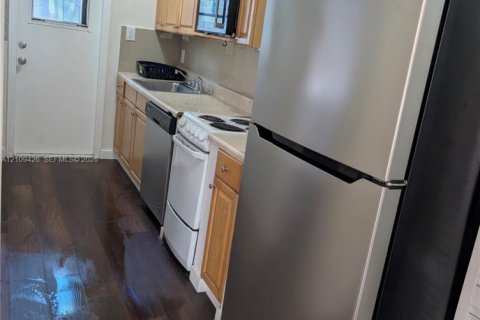 Copropriété à louer à Miami Beach, Floride: 1 chambre, 53.42 m2 № 2428238 - photo 4