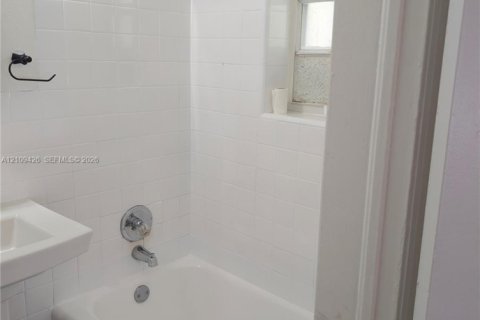 Copropriété à louer à Miami Beach, Floride: 1 chambre, 53.42 m2 № 2428238 - photo 6