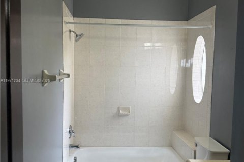House in Homestead, Florida 5 bedrooms, 191.84 sq.m. № 2080501 - photo 25