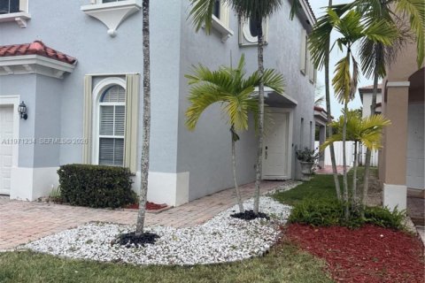 House in Homestead, Florida 5 bedrooms, 191.84 sq.m. № 2080501 - photo 2