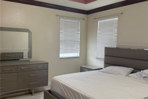 House in Homestead, Florida 5 bedrooms, 191.84 sq.m. № 2080501 - photo 19