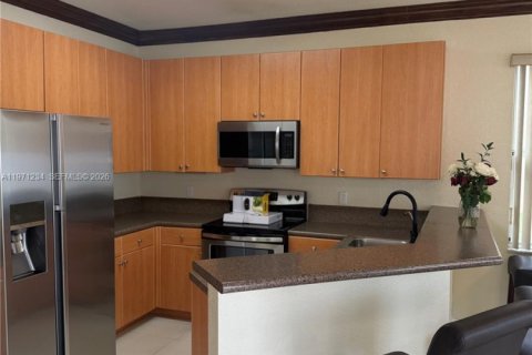 House in Homestead, Florida 5 bedrooms, 191.84 sq.m. № 2080501 - photo 14