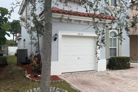 House in Homestead, Florida 5 bedrooms, 191.84 sq.m. № 2080501 - photo 4