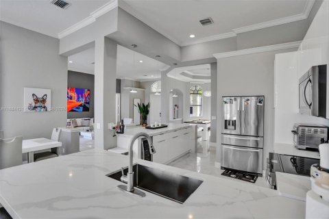 House in Weston, Florida 4 bedrooms, 250.19 sq.m. № 1930964 - photo 28