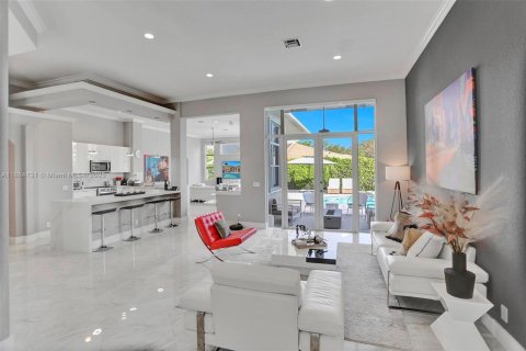 House in Weston, Florida 4 bedrooms, 250.19 sq.m. № 1930964 - photo 13