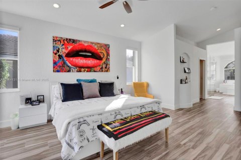 House in Weston, Florida 4 bedrooms, 250.19 sq.m. № 1930964 - photo 23