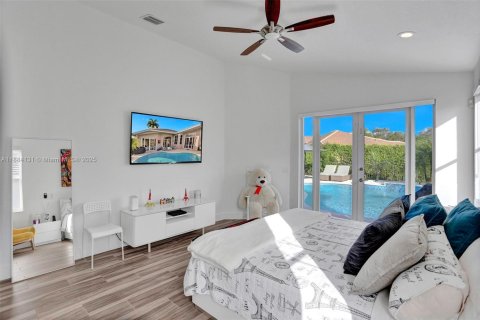 House in Weston, Florida 4 bedrooms, 250.19 sq.m. № 1930964 - photo 25