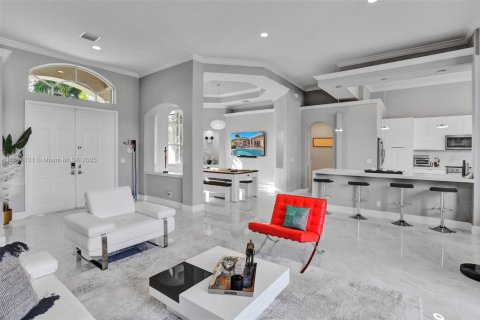 House in Weston, Florida 4 bedrooms, 250.19 sq.m. № 1930964 - photo 6