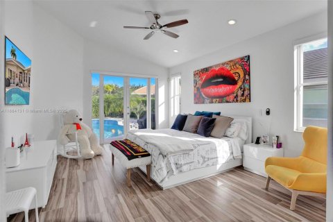 House in Weston, Florida 4 bedrooms, 250.19 sq.m. № 1930964 - photo 21