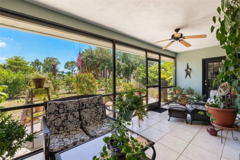House in North Fort Myers, Florida 3 bedrooms, 144.93 sq.m. № 1649807 - photo 14